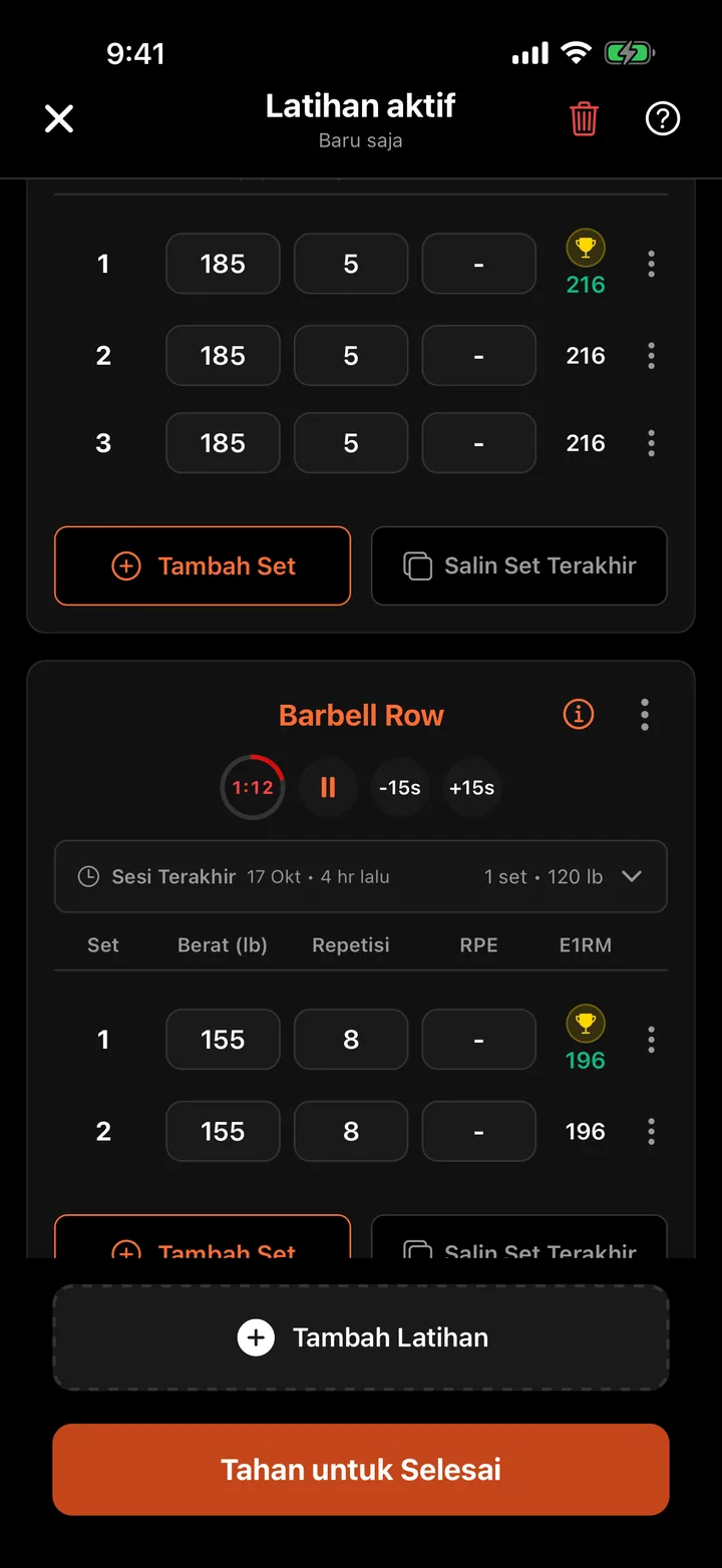 Layar Latihan aktif CataLift dengan set Barbell Row dan timer istirahat.
